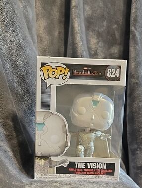 Funko Pop! WandaVision - The Vision #824 White Pearl Vinyl Figure MCU